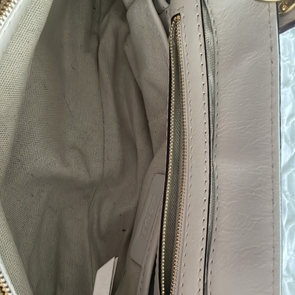 Michael Kors shoulder bag - white with gold hardware. - Picture 3 of 8